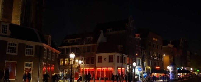  Exploring Amsterdam Attractions: A Deep Dive into the Red Light District